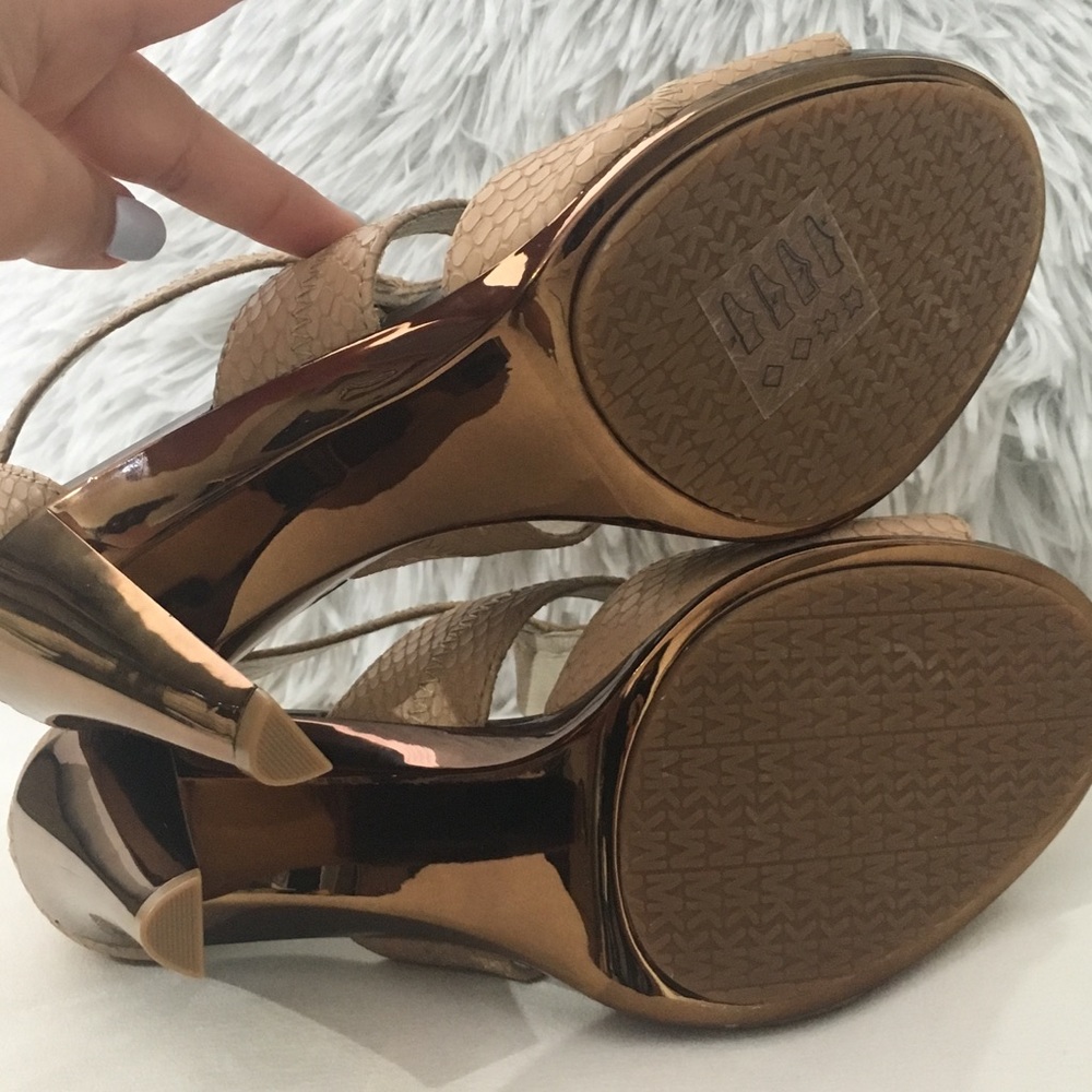 NWOB Michael Kors Tan/Bronze Zip Sandals - Picture 4 of 7